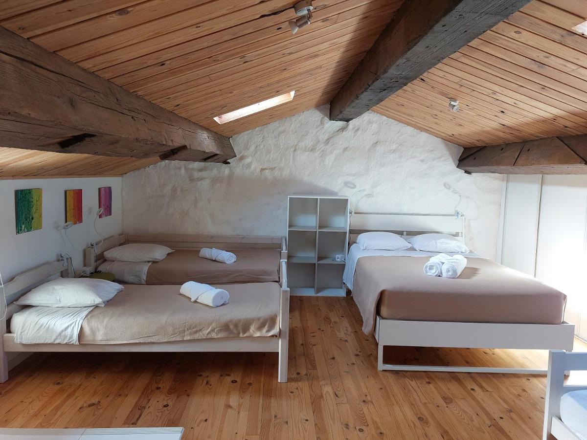 La Cambuse Des Gones - Gite 3 Chambres Thurins Exterior photo